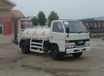 江鈴灑水車