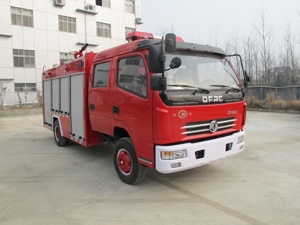 東風(fēng)多利卡泡沫消防車(4噸)