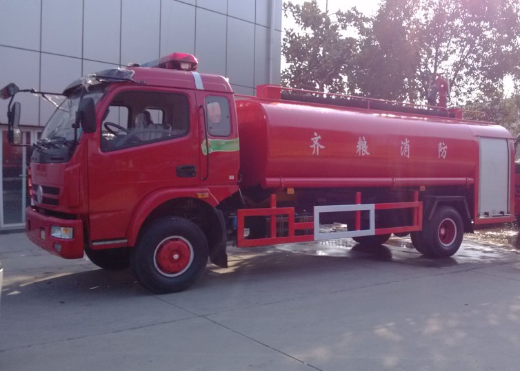 8噸社區(qū)消防車(大多利卡消防灑水車)