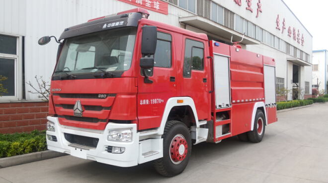 豪沃8噸泡沫消防車(國(guó)四)
