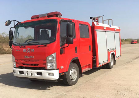 國六五十鈴3.5噸泡沫消防車
