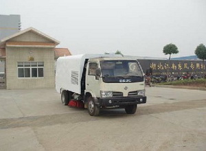 東風多利卡掃路車
