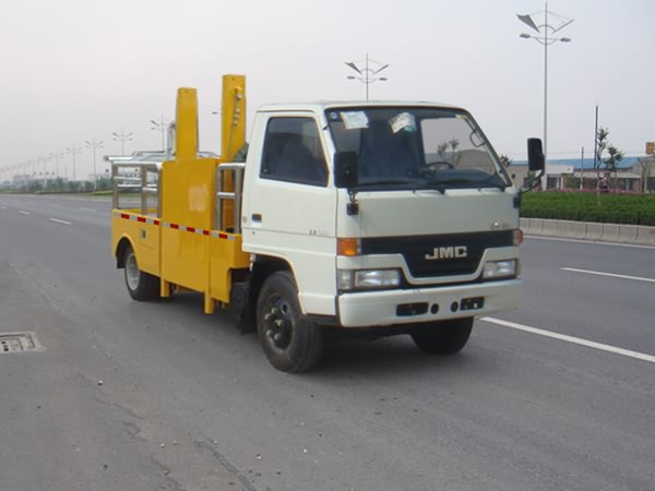 江鈴拖摩托式清障車